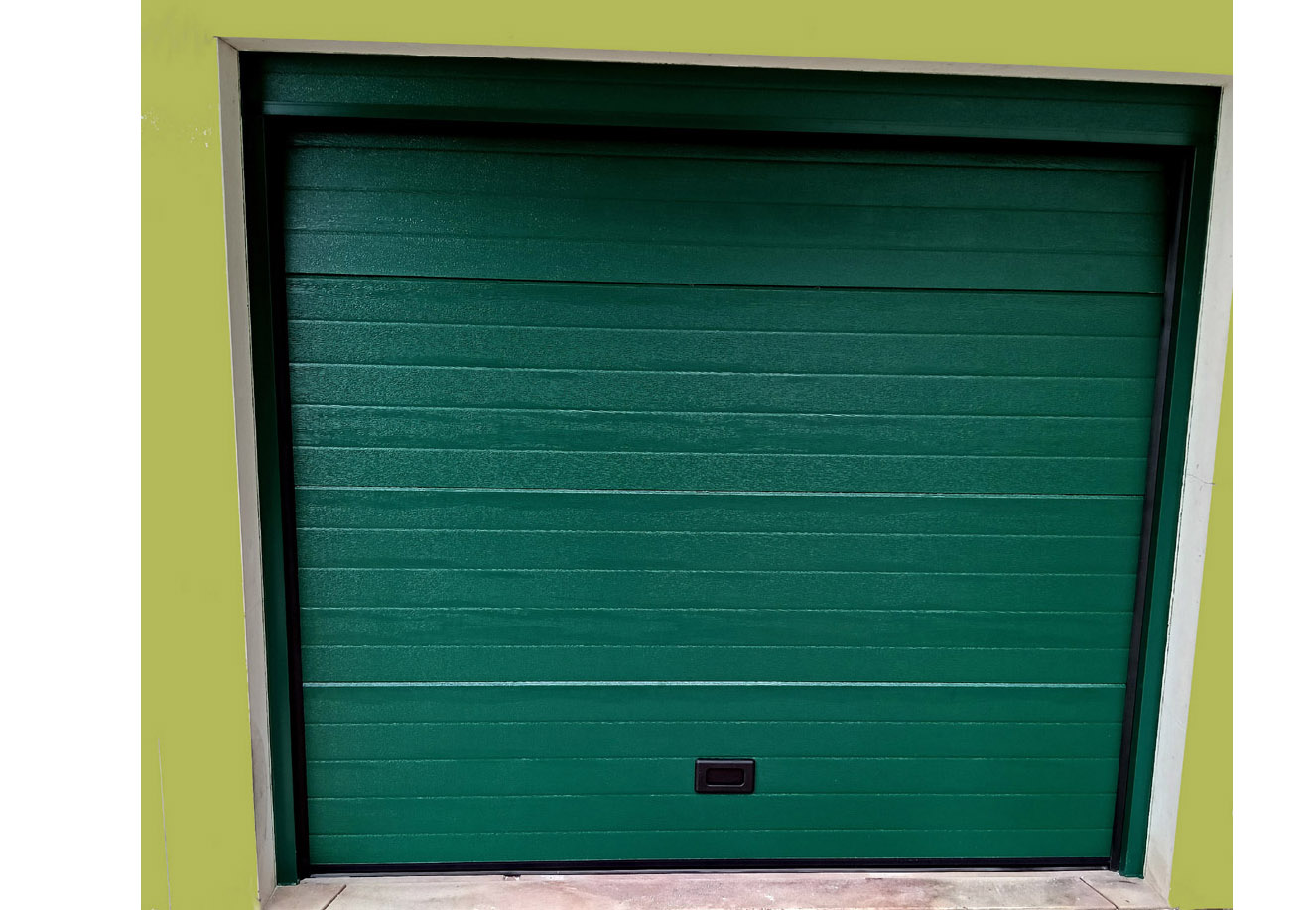 Portão de garagem seccionado